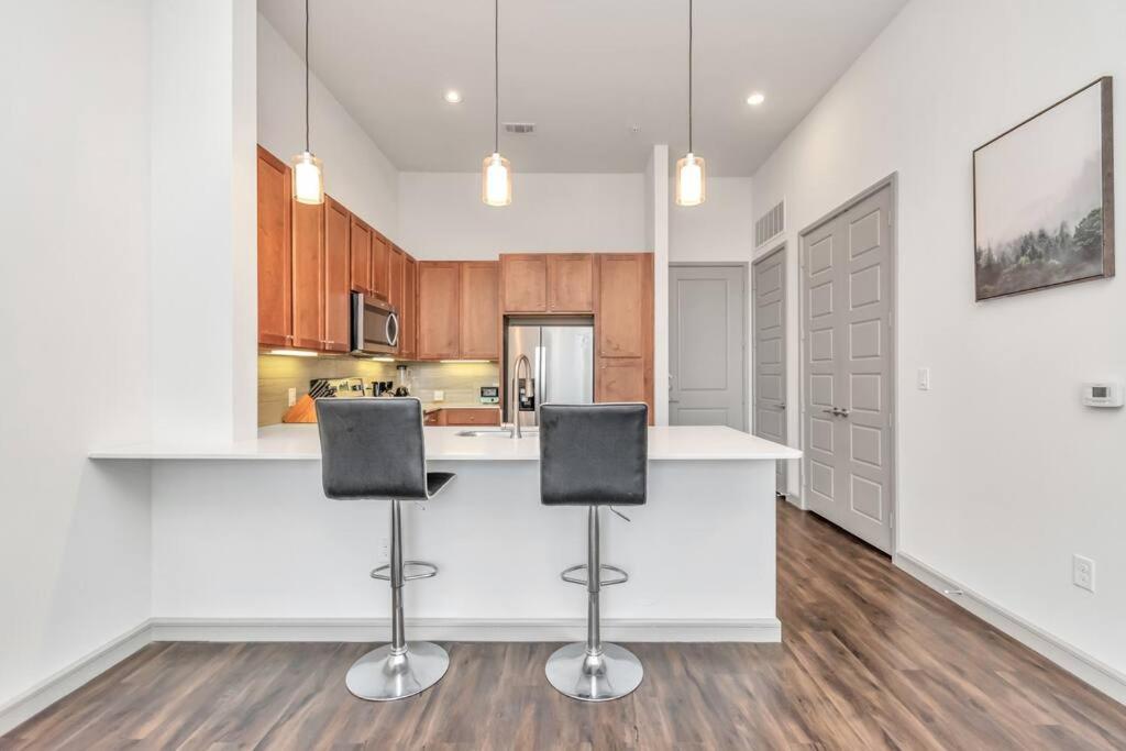 Penthouse Cool-Oasis-In-Houston-Rental Car Available-View-Great-Sleep Εξωτερικό φωτογραφία